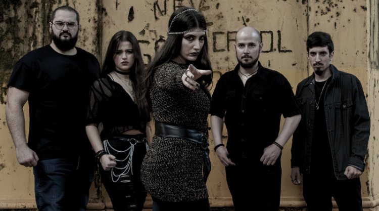 Santa Cora se une a Helena Nagagata em videoclipe de "Celestial"